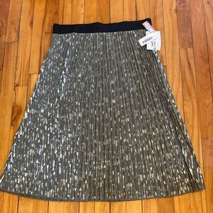 LuLaRoe Olive Green Pleated Skirt with Metallic Arrow Print - Size XL